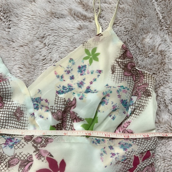 Floral sleeveless top - Picture 5 of 9